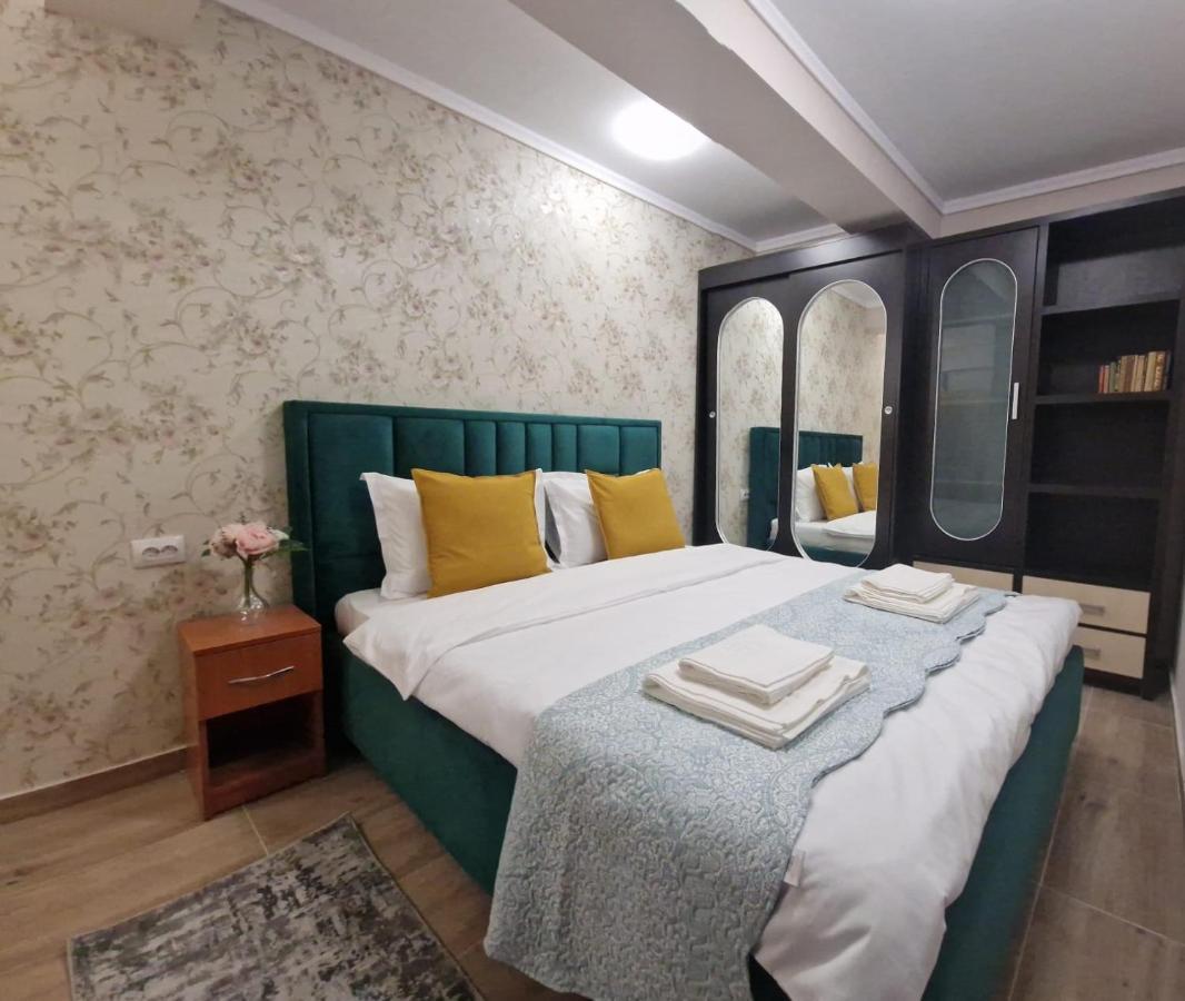 Laroka House Beautiful Apartment Universitate Center Bucharest Exterior photo